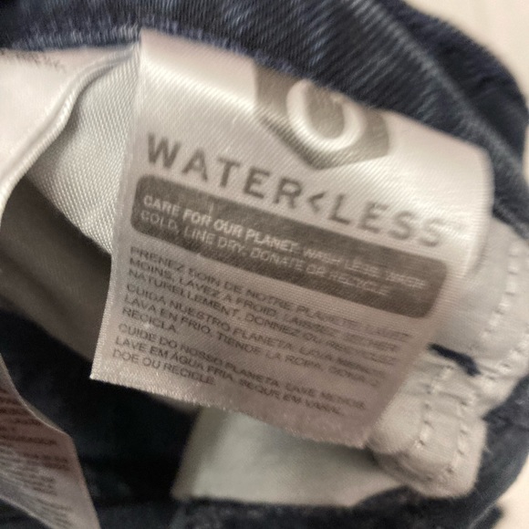 Levi’s Premium Waterless Button Fly Jeans (25) - Picture 13 of 13